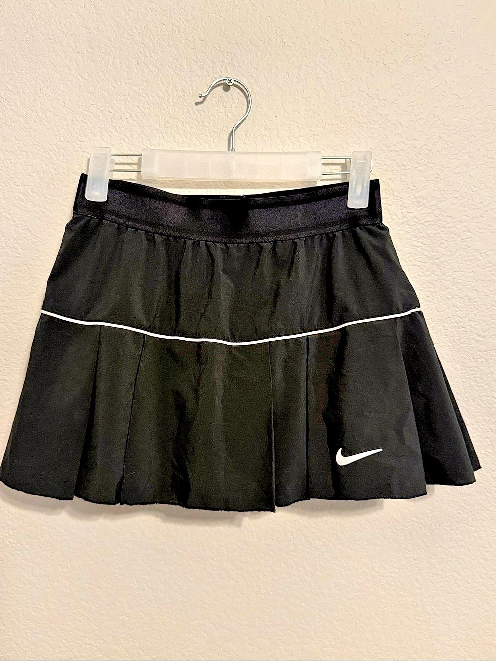 Nike Dri-FIT skirt Athletic Skirt in Black Size Small Like New